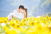 Top 10 Best Couple Posing Ideas For Holidays And Honeymoons